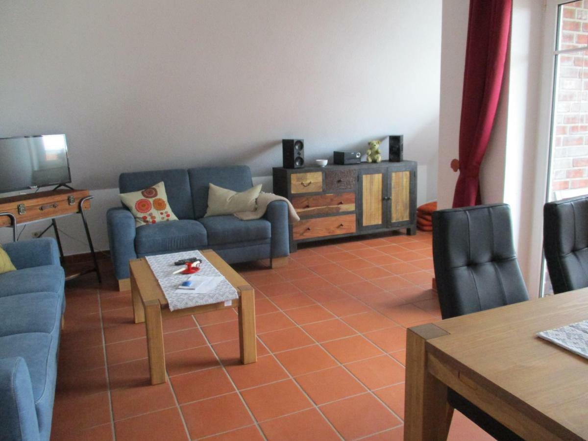 Three-Bedroom Apartment,806024619:JPEG